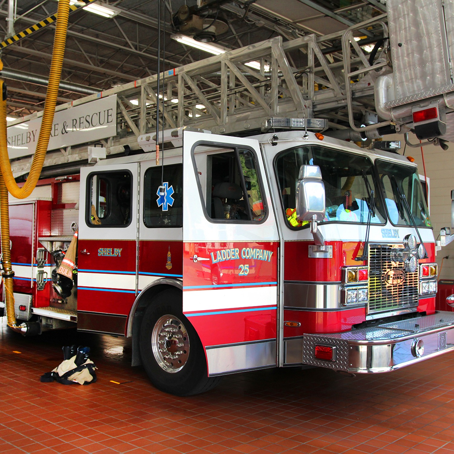 Shelby Fire and Rescue Department Ladder Truck 25