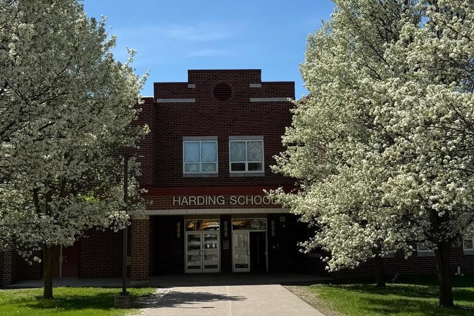 Photo of the exterior of Harding Elementary School on a sunny day.