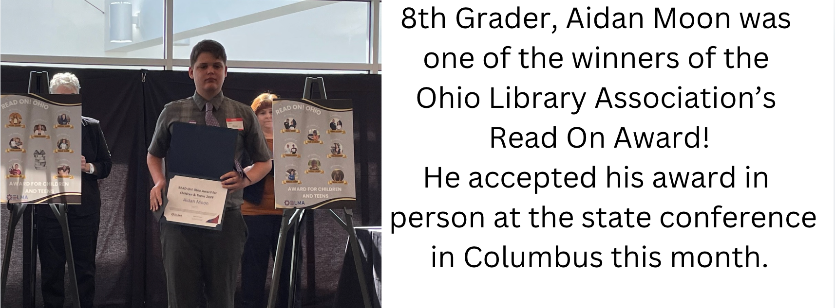 Student accepting Read on Award