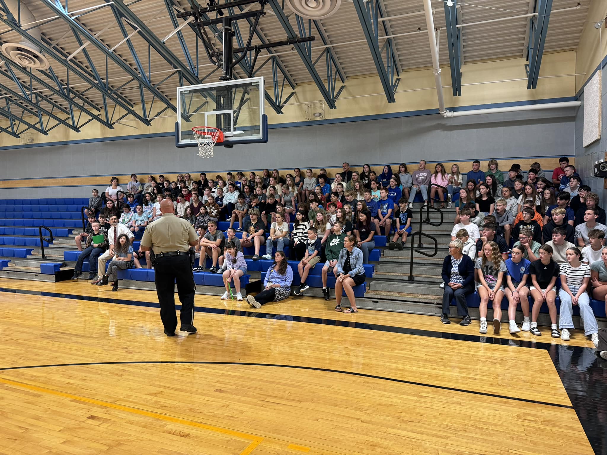 Deputy Boyd Presenting to Students