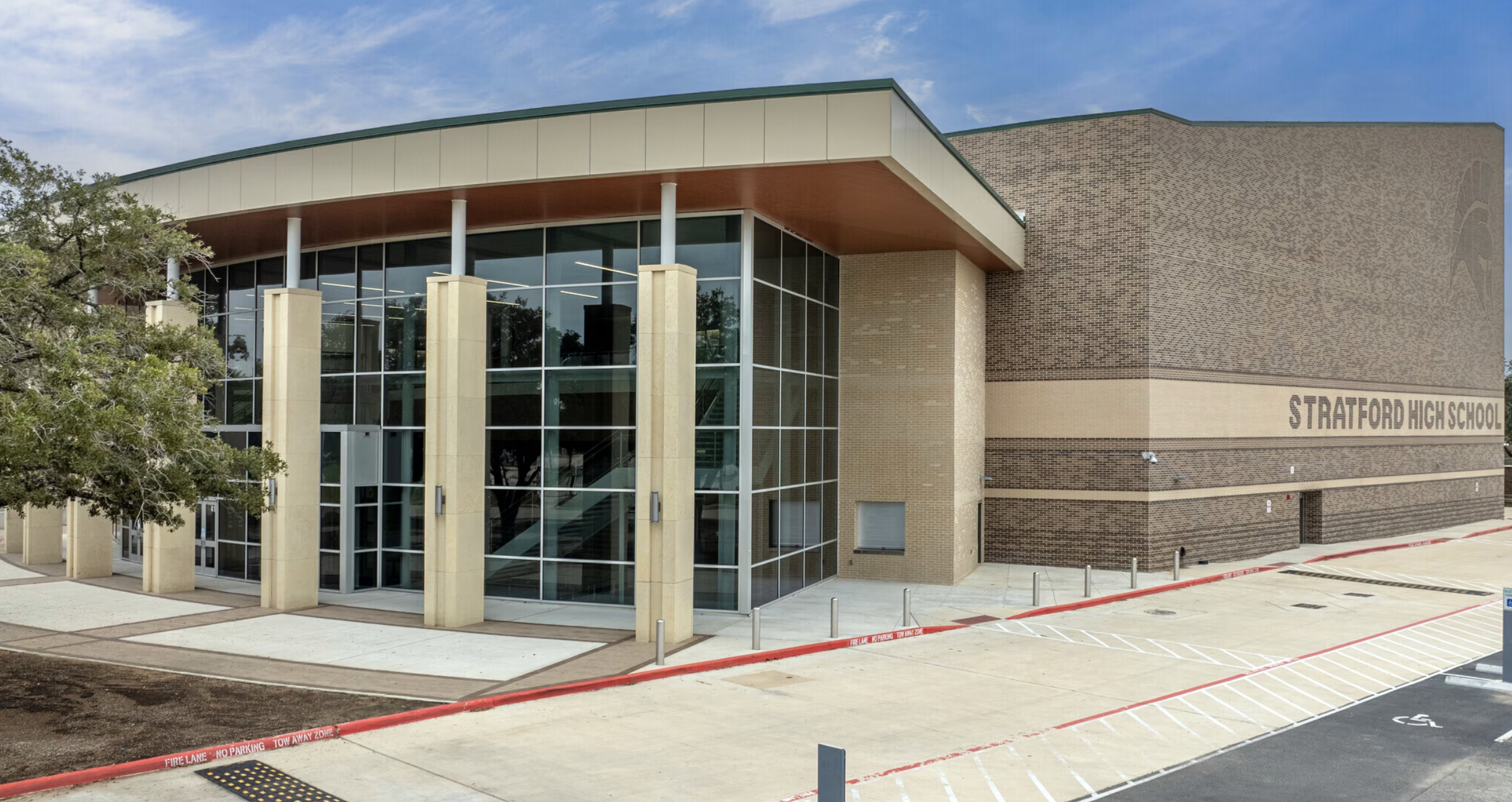 Stratford High School exterior building photo