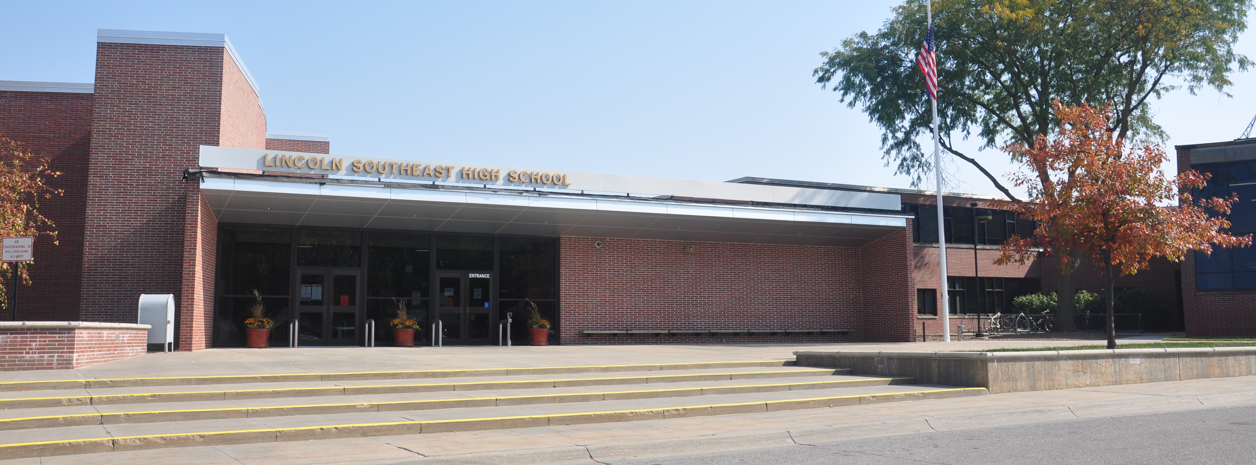 Main entrance of Lincoln Southeast High School