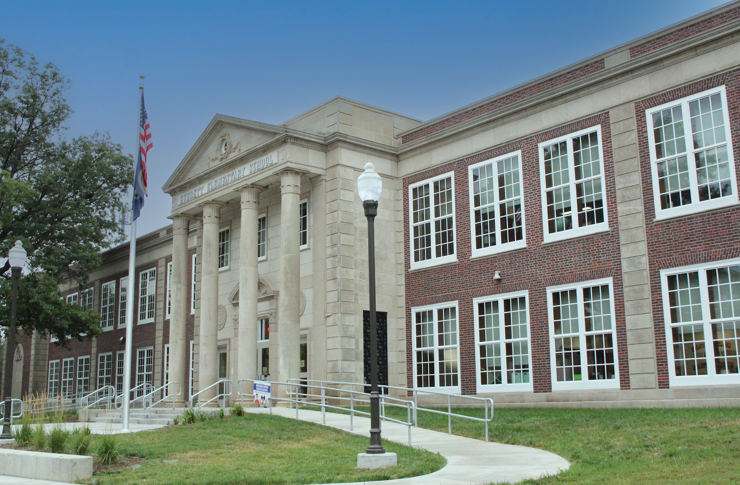Front entrance of Everett Elementary