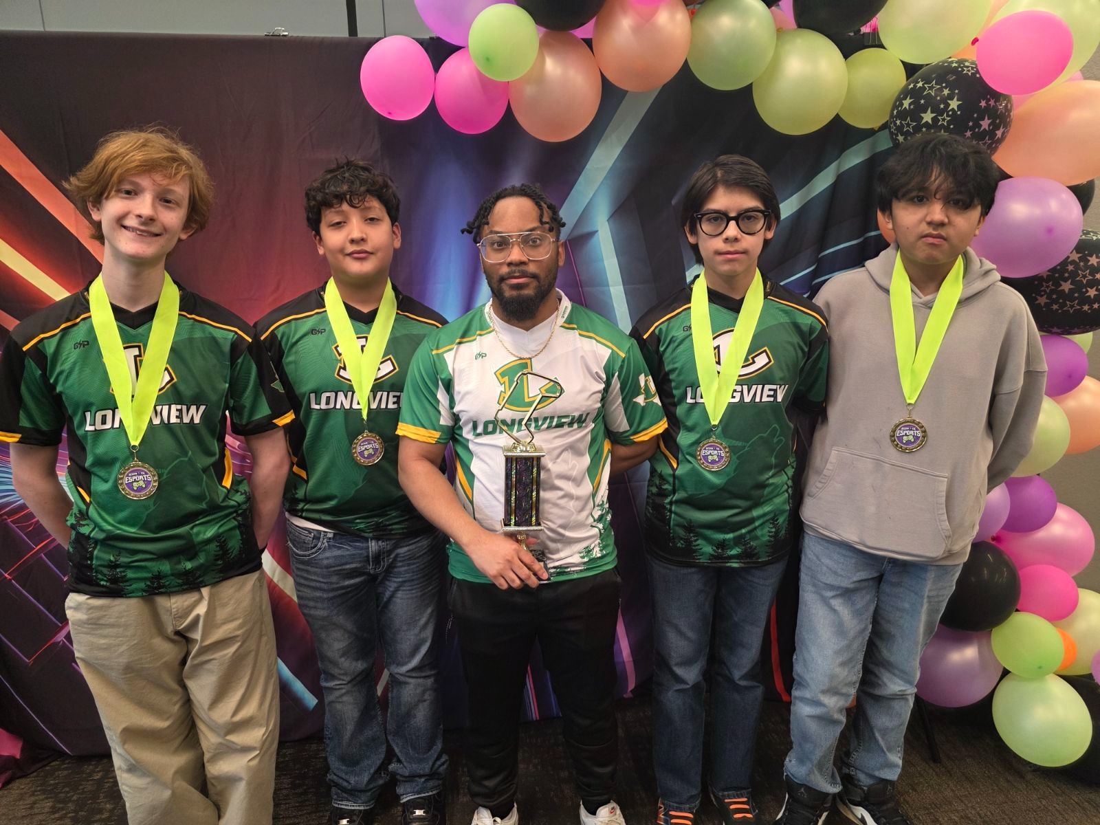 students with trophy