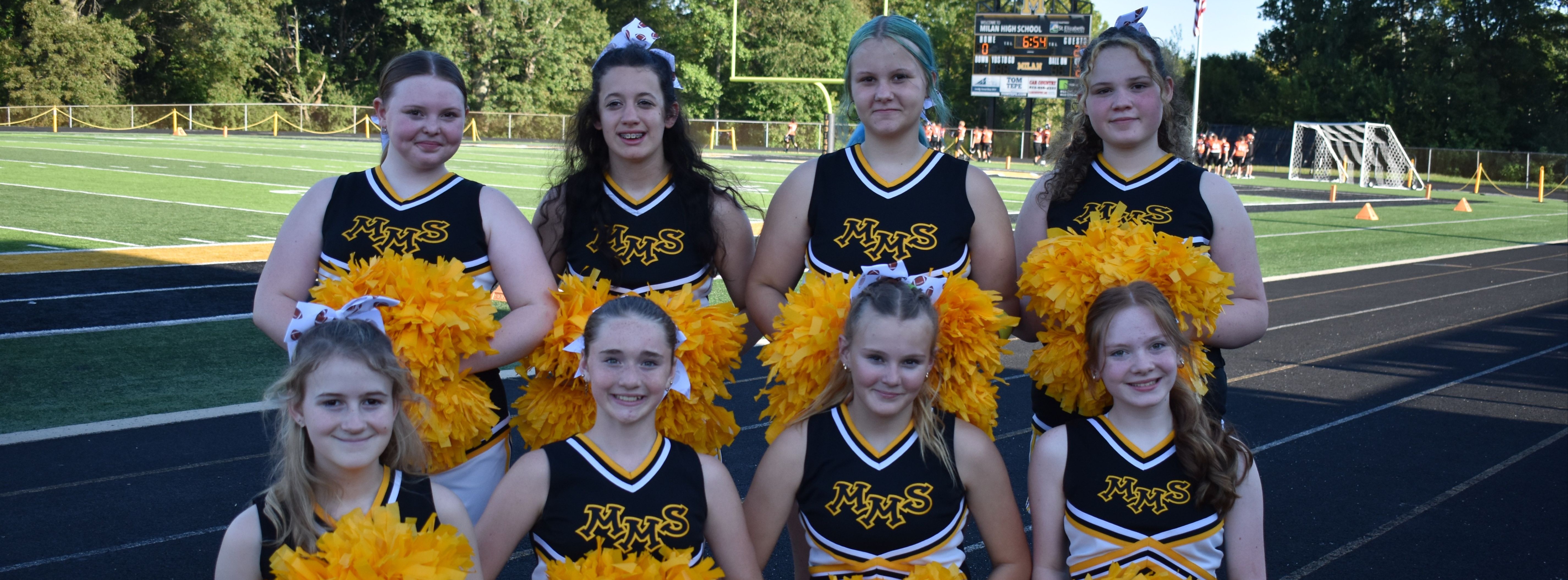 Middle School Cheerleaders