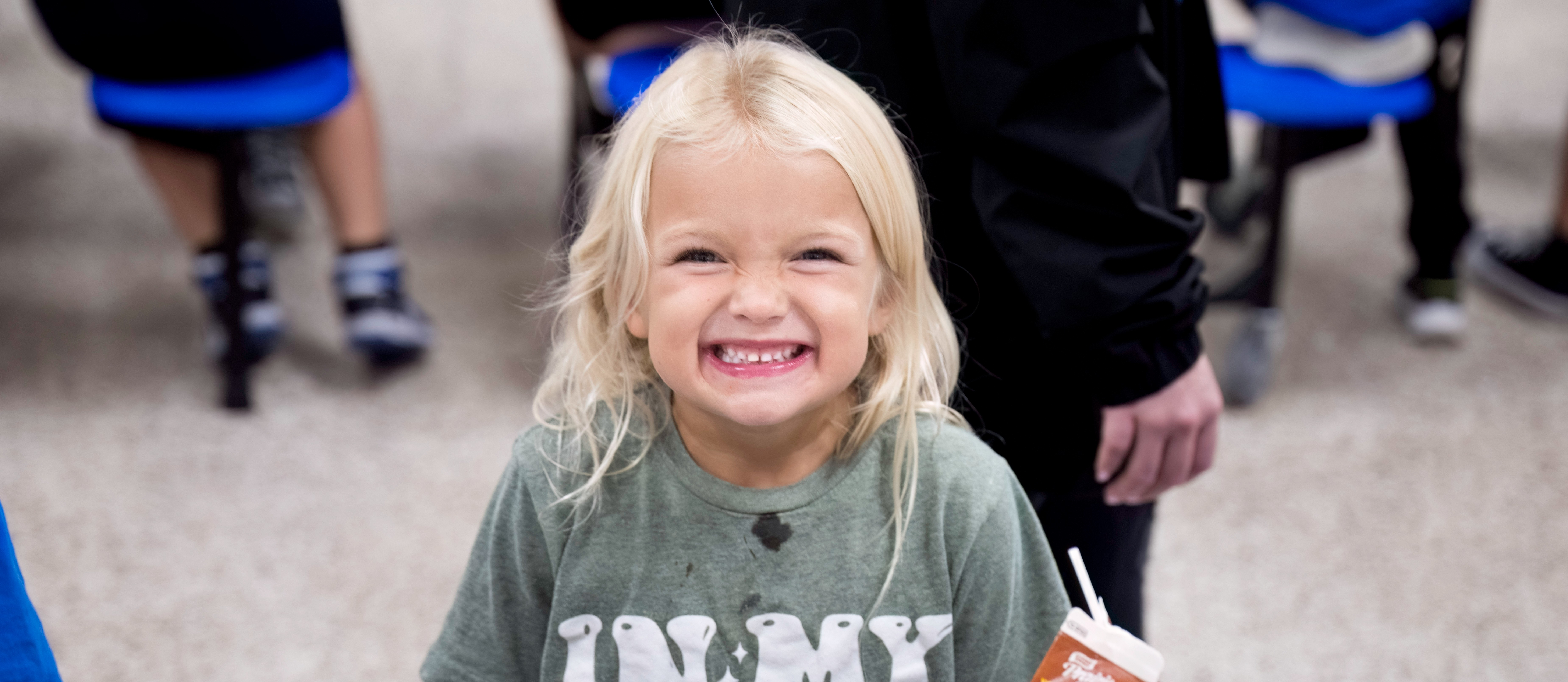 image of a girl eating lunch