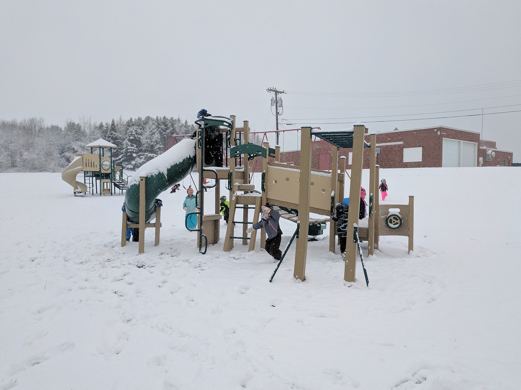 winter kids playing