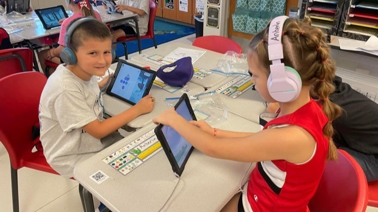 students use iPads