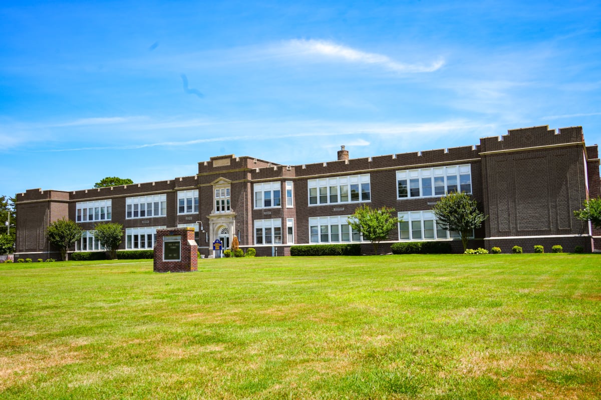 front of georgetown middle school