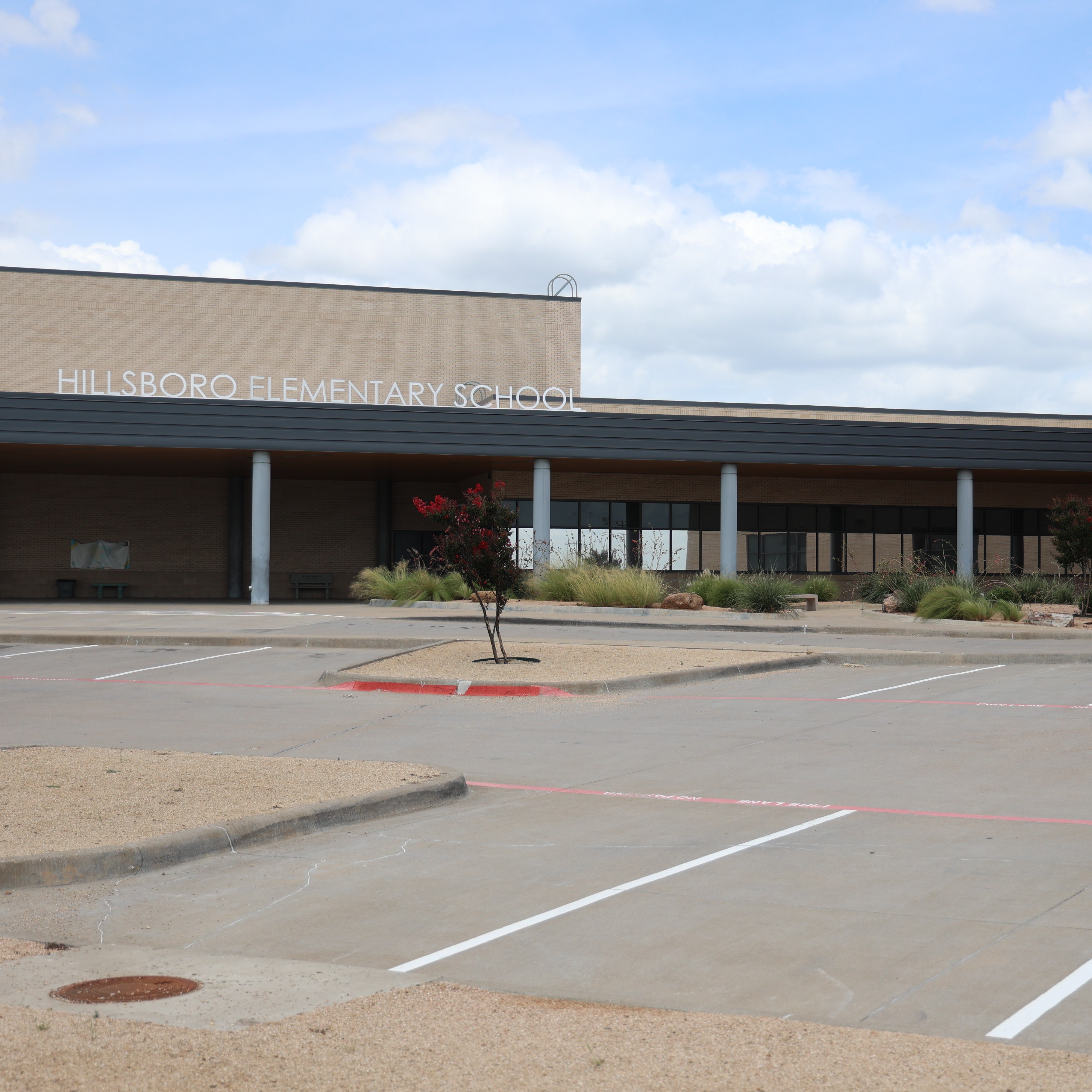 Front of Hillsboro Elementary School