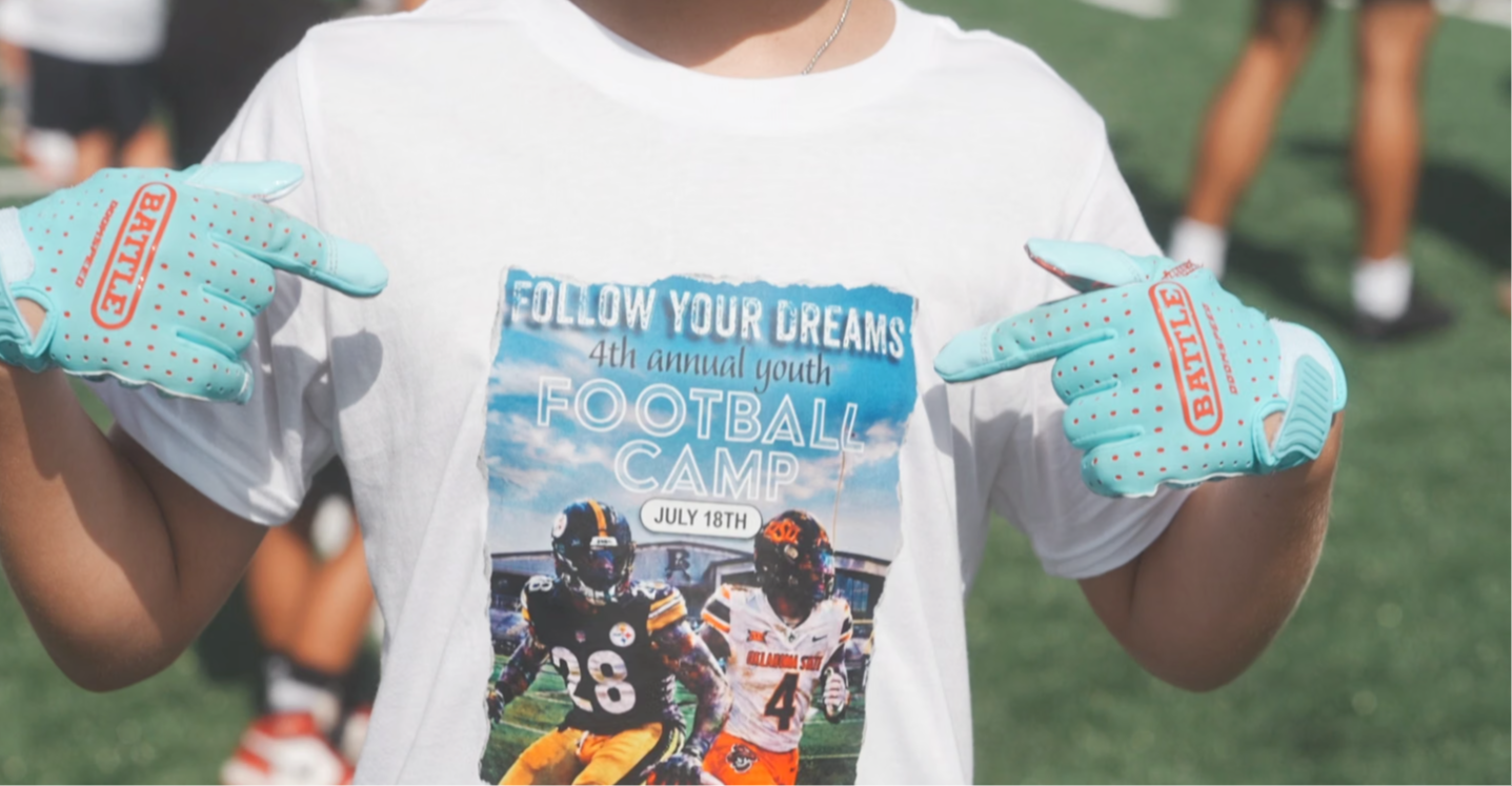Robert Spears-Jennings and Maurion Horn Host Youth Football Camp