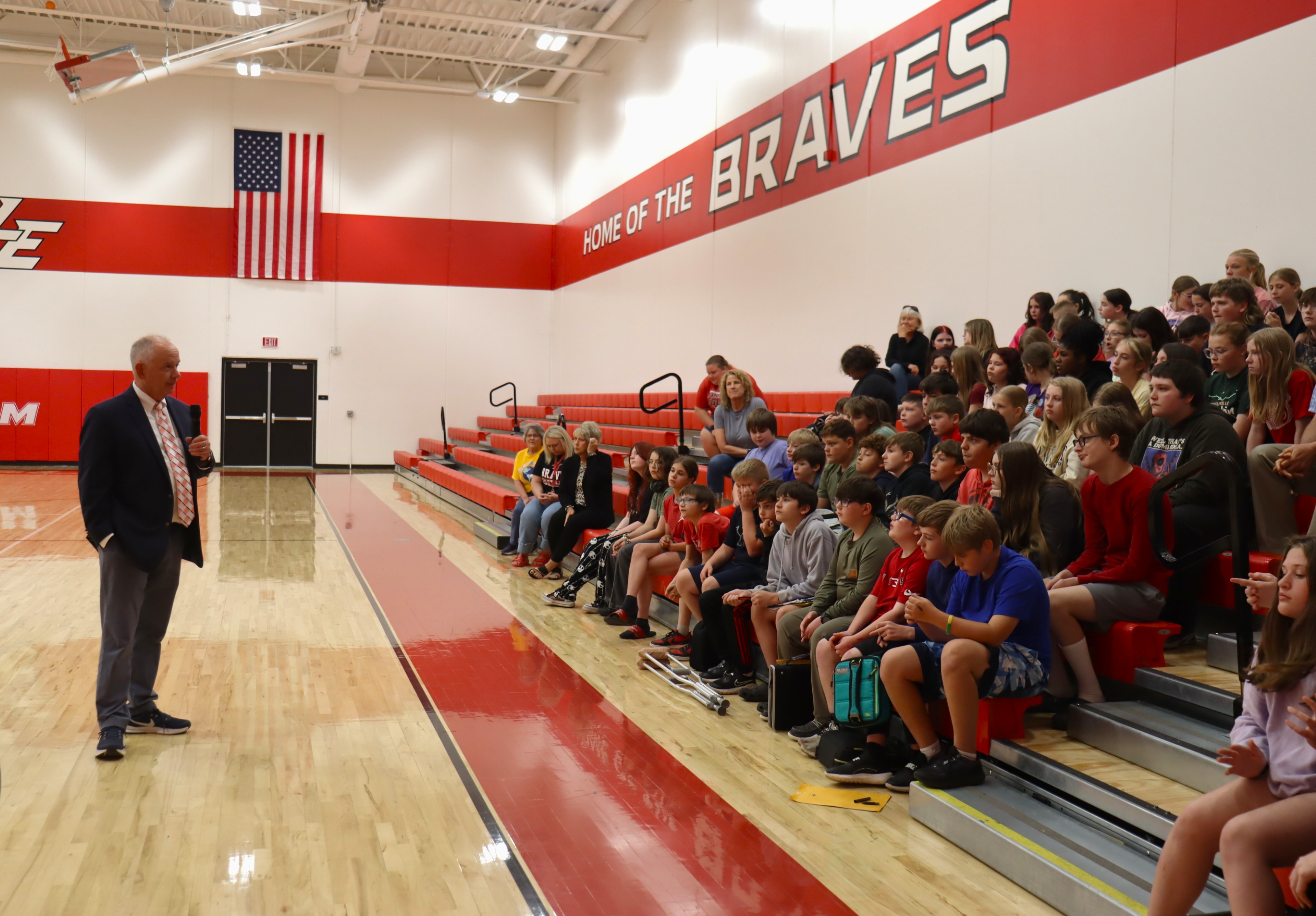 Judge Matt Visiting 6th grade students
