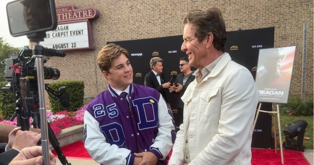 Tyler Z speaking to Dennis Quaid at Reagan screening