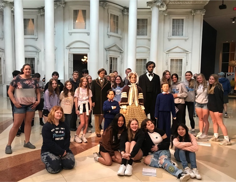 Photo of Middle School students at Lincoln Museum