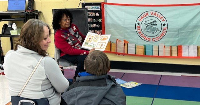 Lonnie Chattic reading at winter wonderland event