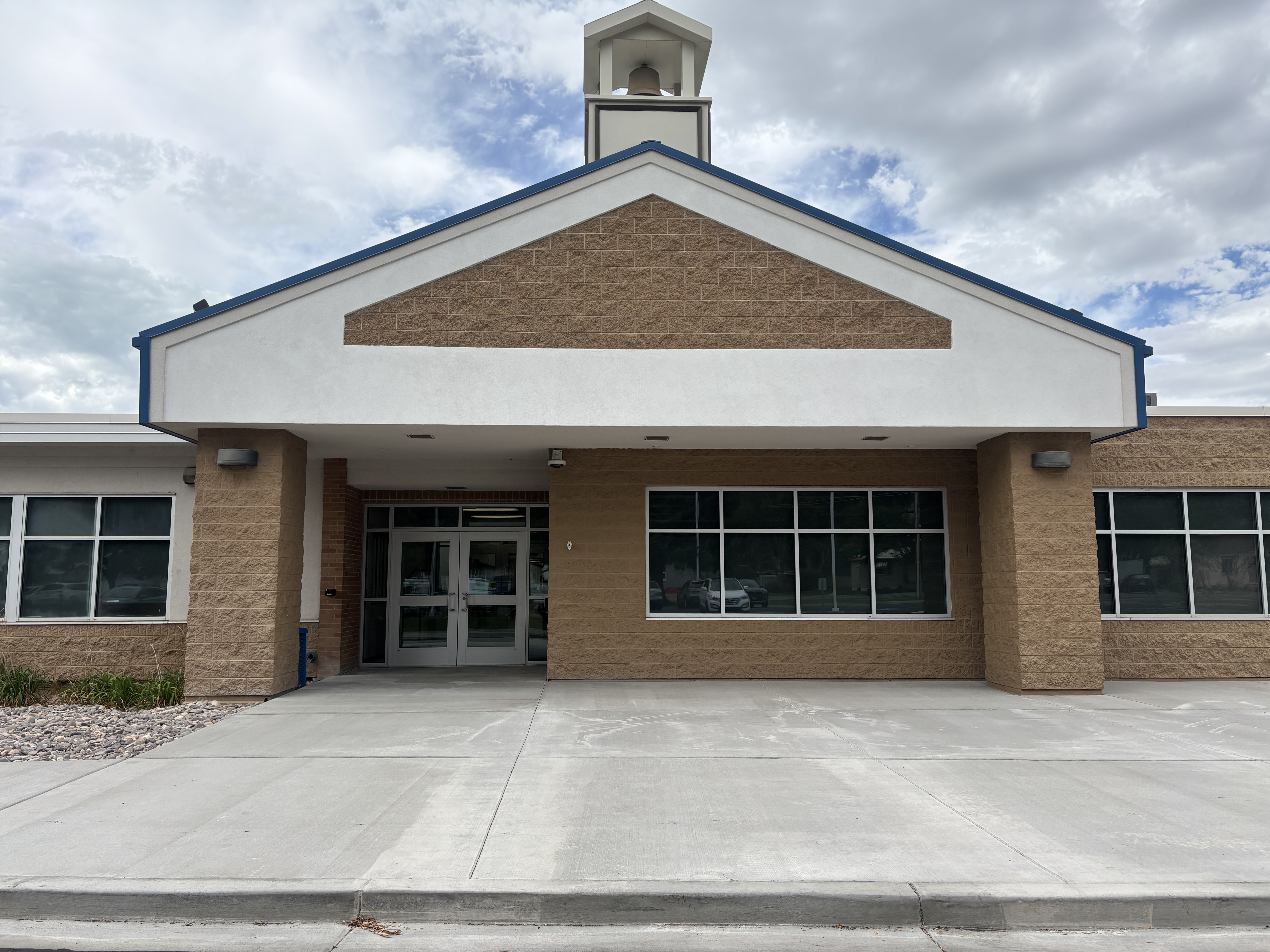 Exterior of Silver Peak School in Orem