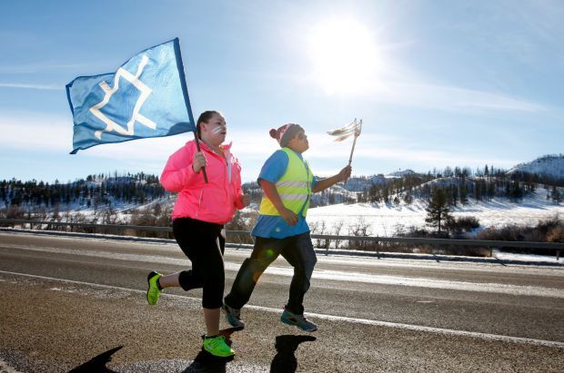 running carrier morning star flag in race