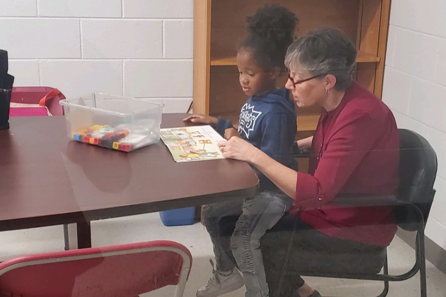 volunteer tutor