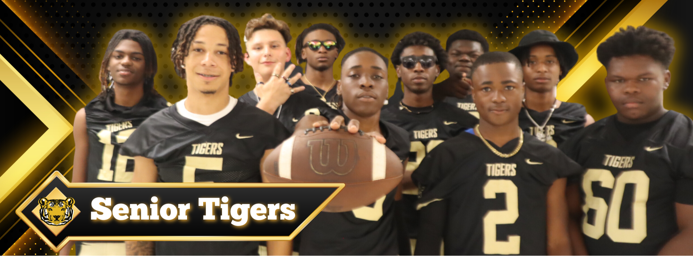 Senior tigers, photo of all of the senior football players