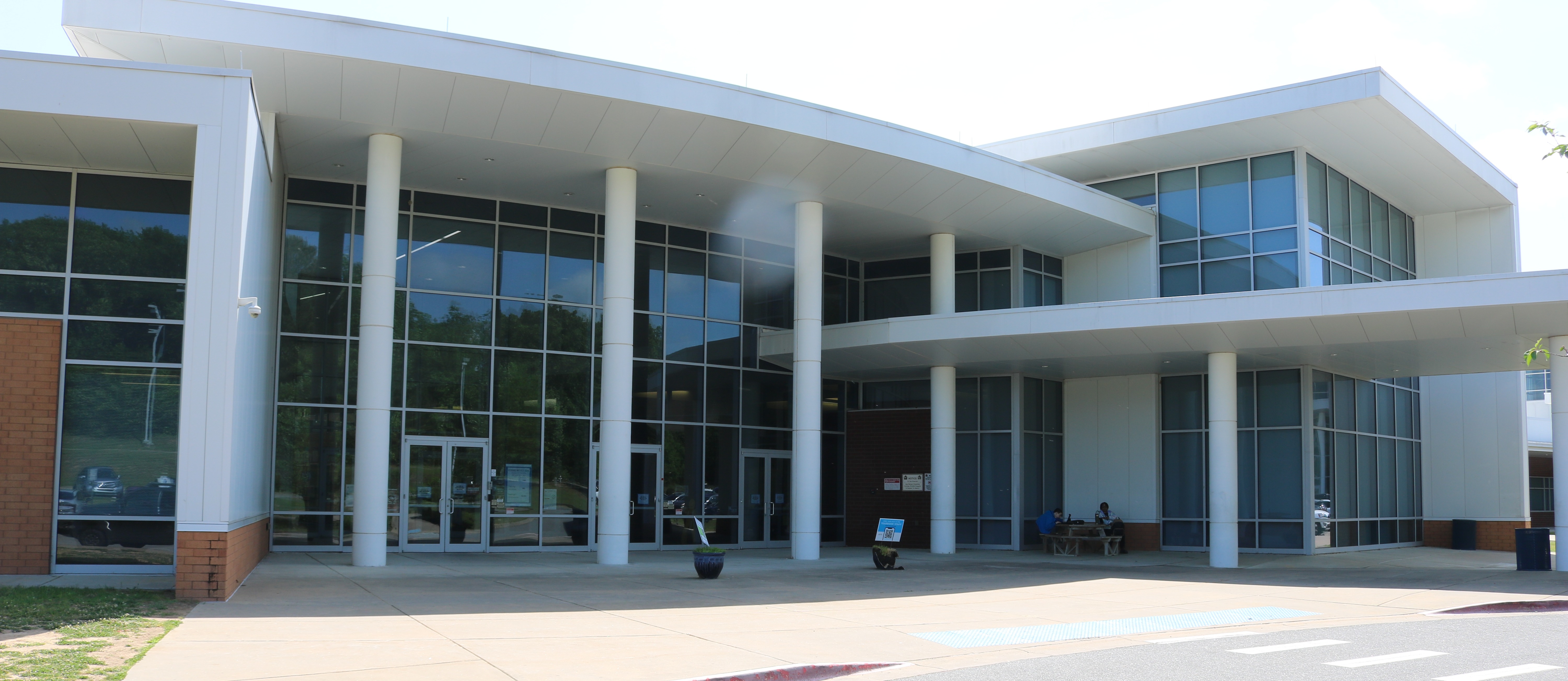 Exterior shot of Sylvan Hills Junior High