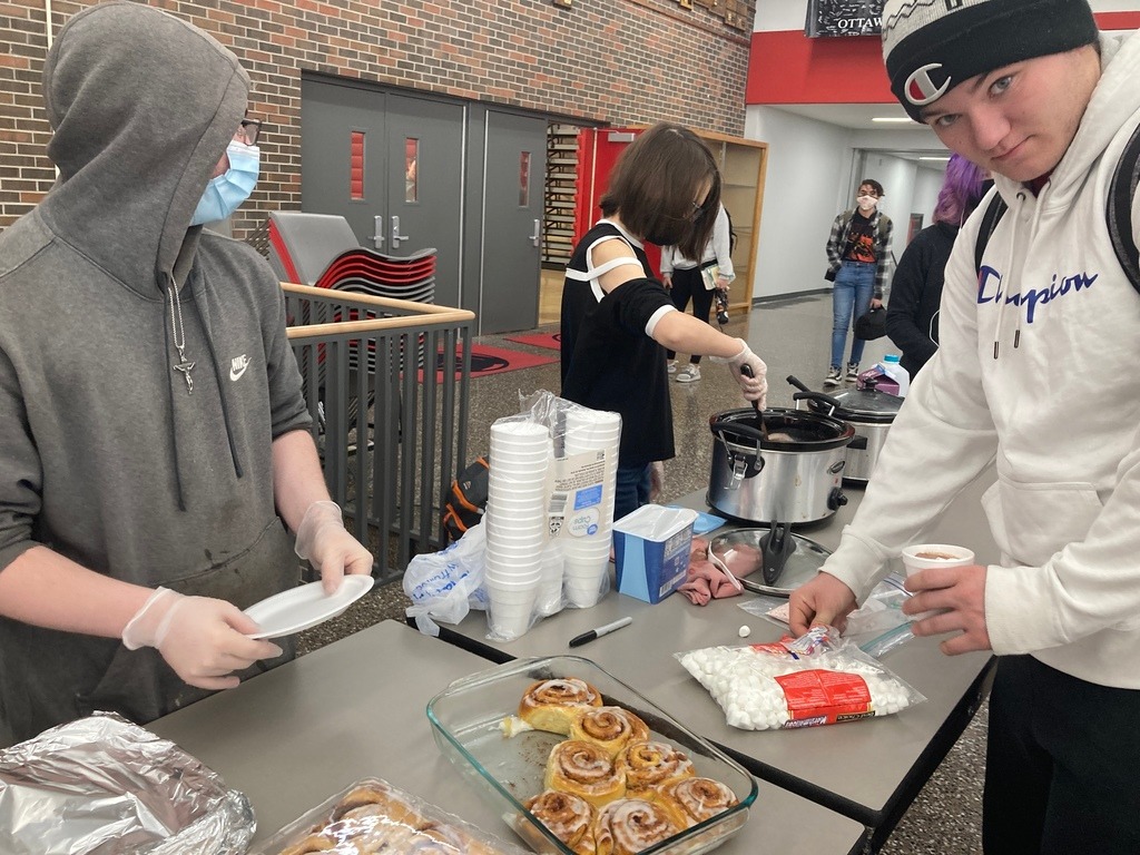 Theatre students help raise money for a local food pantry