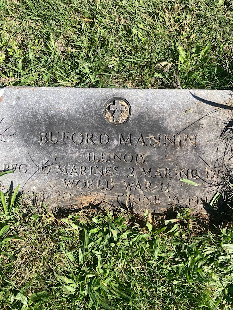 Buford Mannin's headstone at Roselawn Cemetary in Charleston, IL; photo courtesy of Gunner Barr