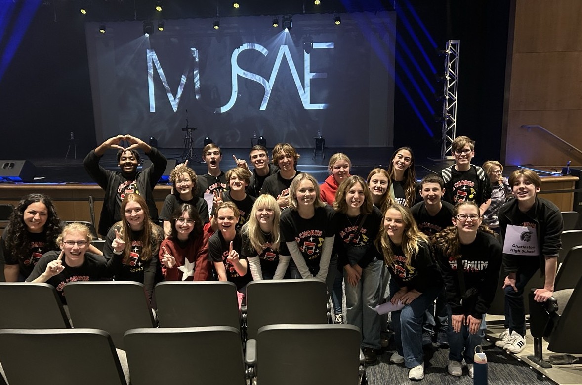 CHS A Cappella choirs group photo before the MUSAE concert at Kettering National A Cappella Festival