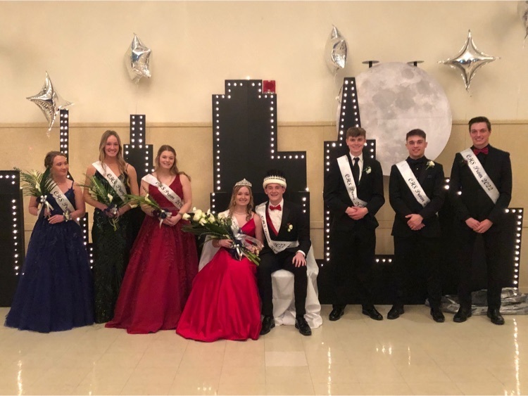 Prom court group photo