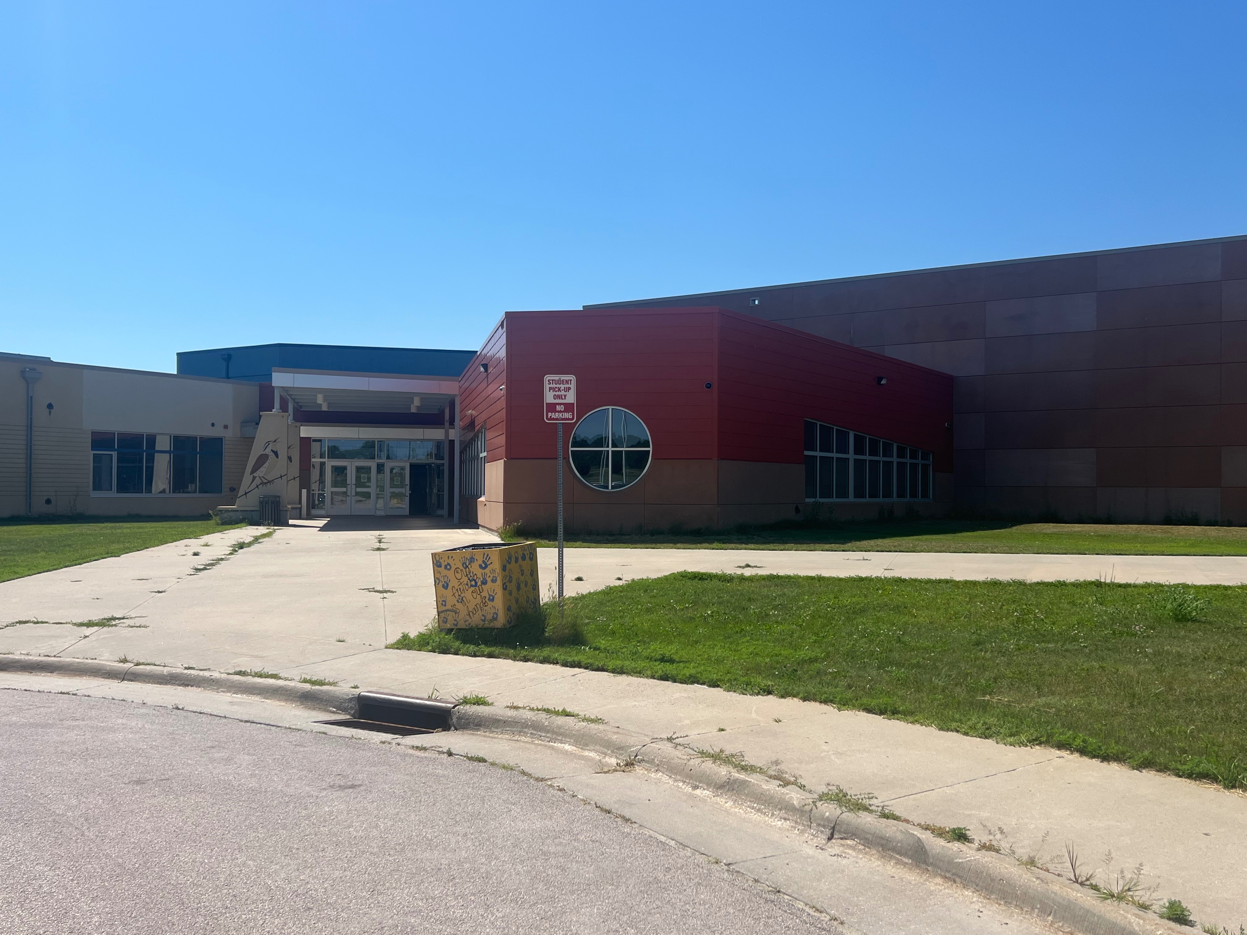 A photo of the TC ELEMENTARY SCHOOL.