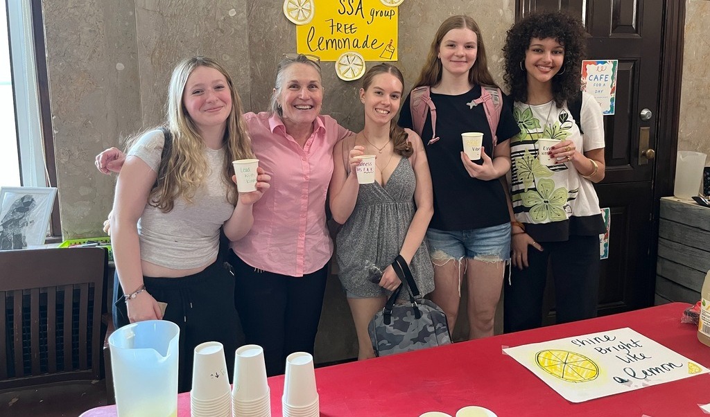 Free Lemonade