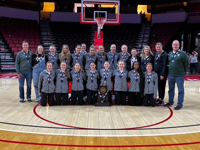 22-23 IHSA 1A STM Girls Basketball Team 4th Place State