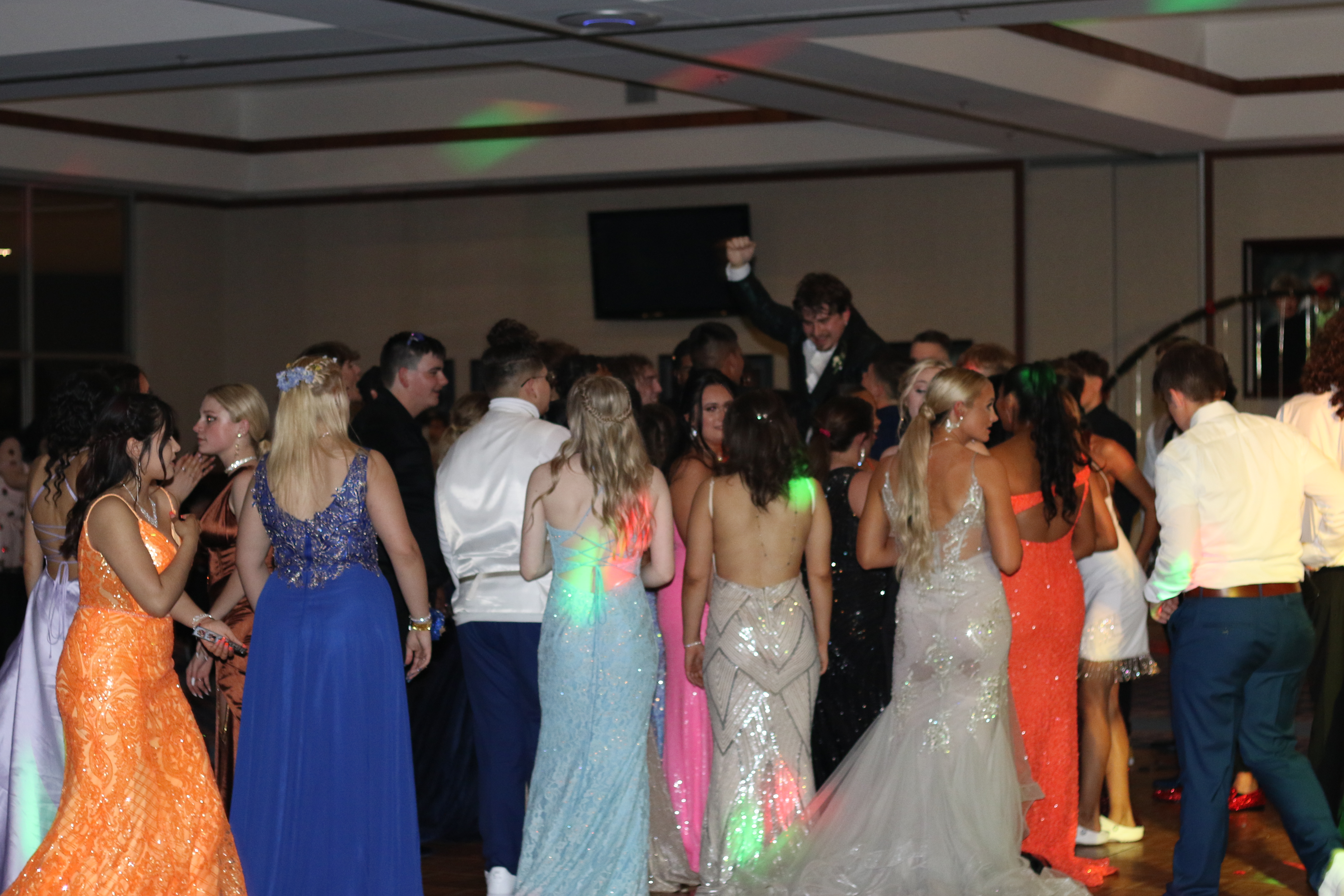 prom dancing 10