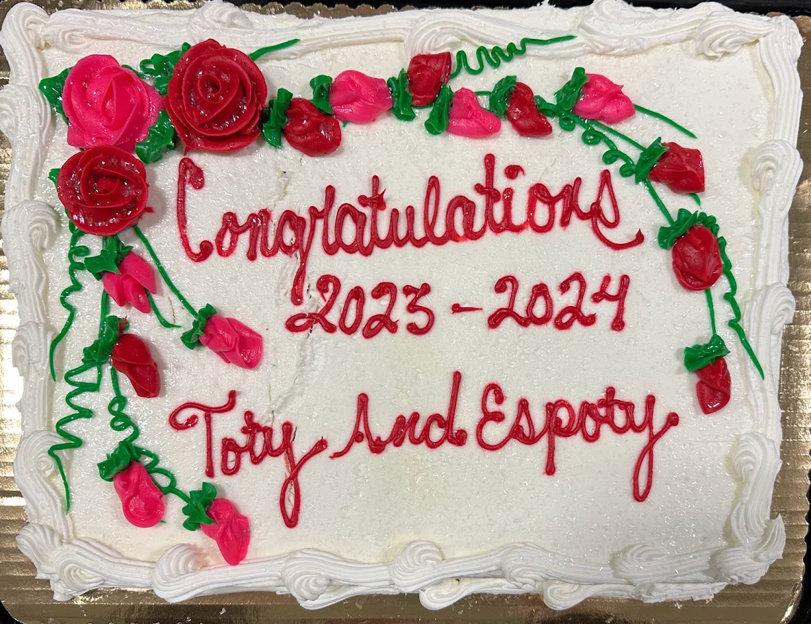 toty cake with red roses and letters 
