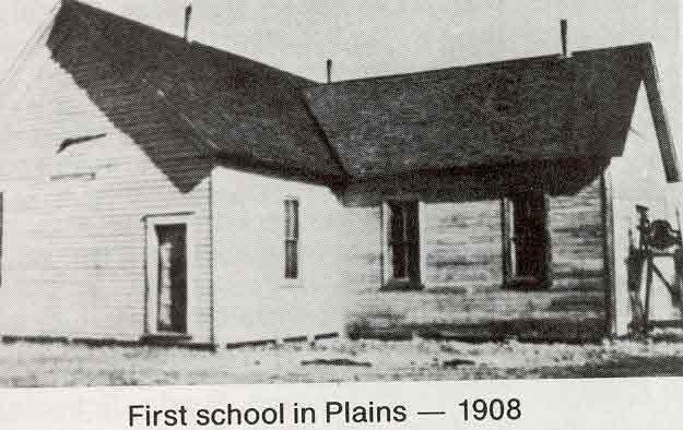 FIRST SCHOOL IN PLAINS - 1908 PHOTO