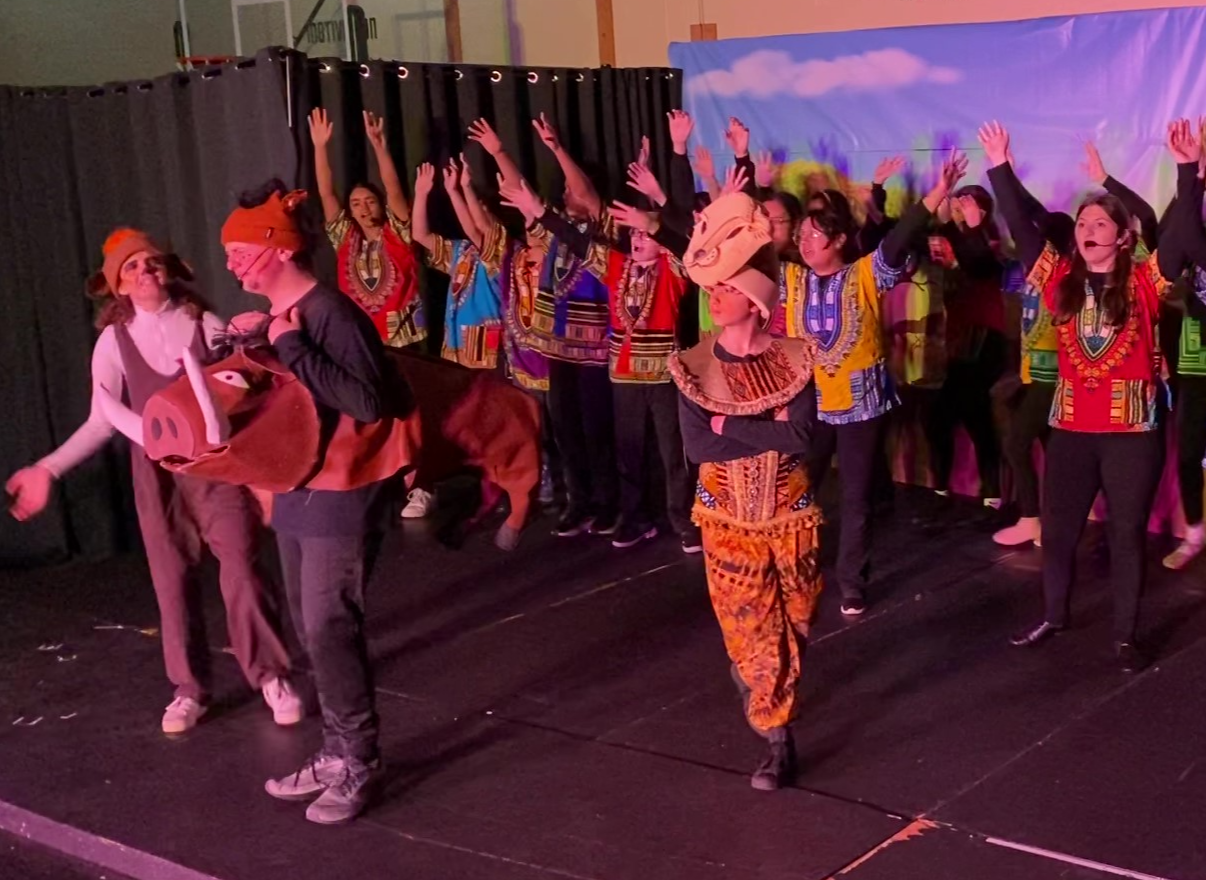 St. Peter Performers preforming Hakuna Matata in the Lion King Jr.