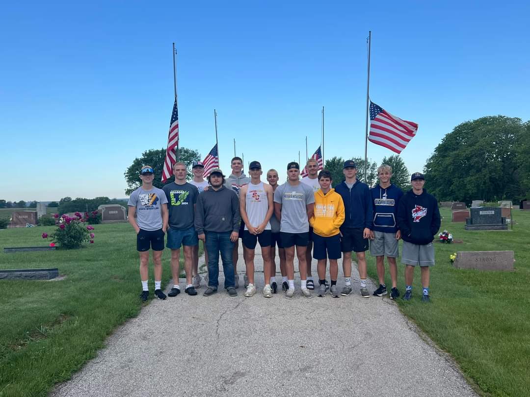 football boys helping