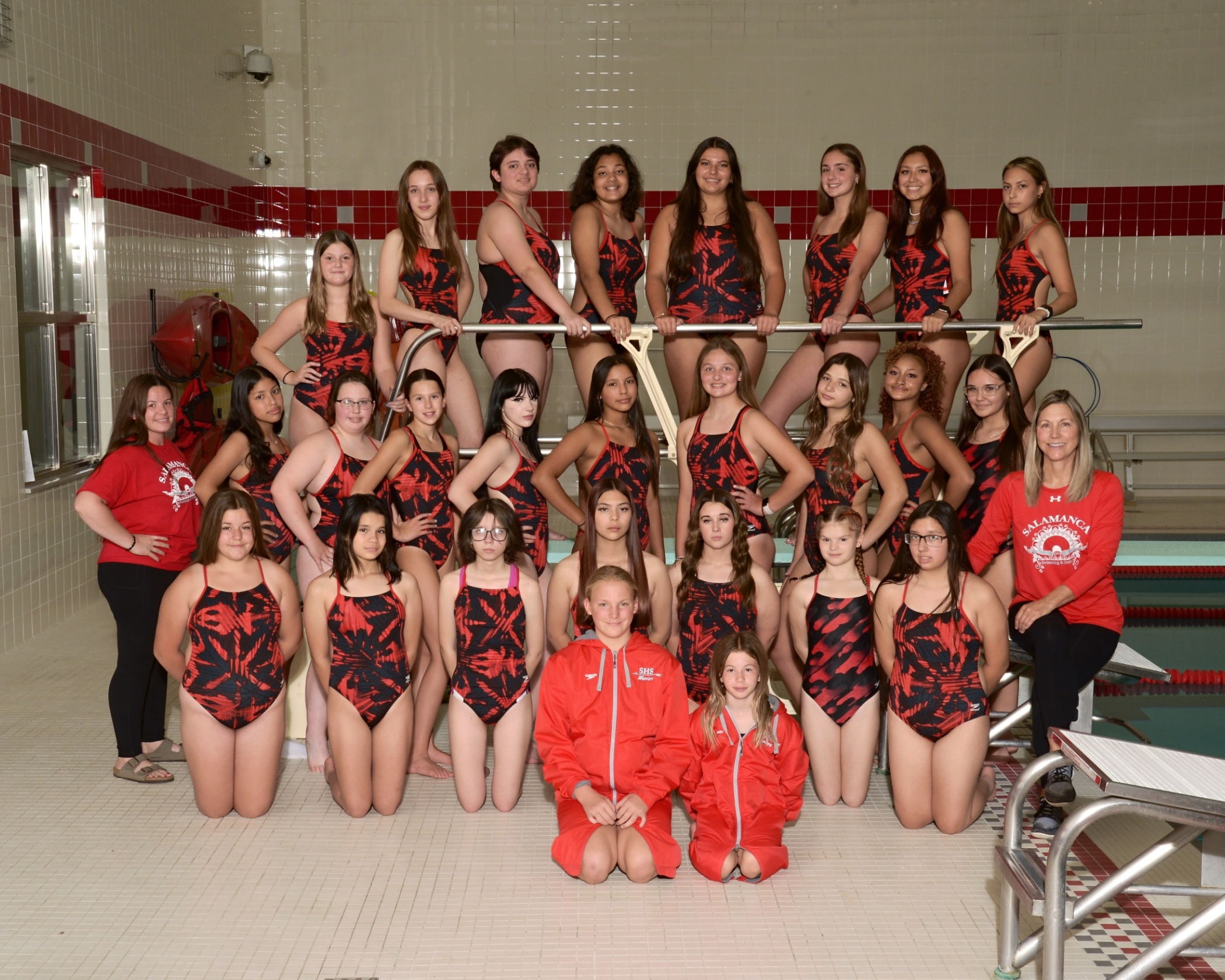 GIRLS SWIM TEAM 2024