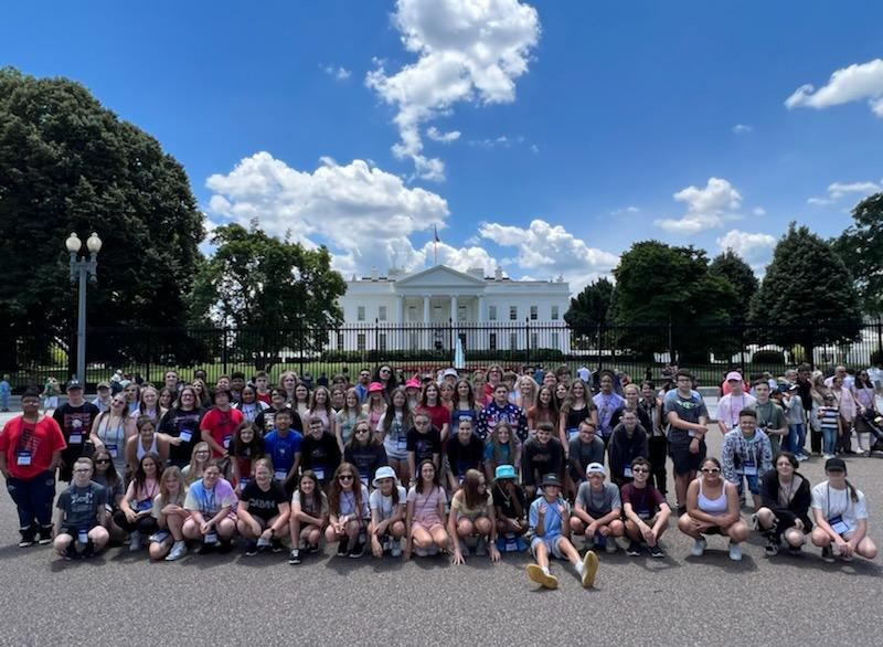 Photo of the students in WASHINGTON, D.C.