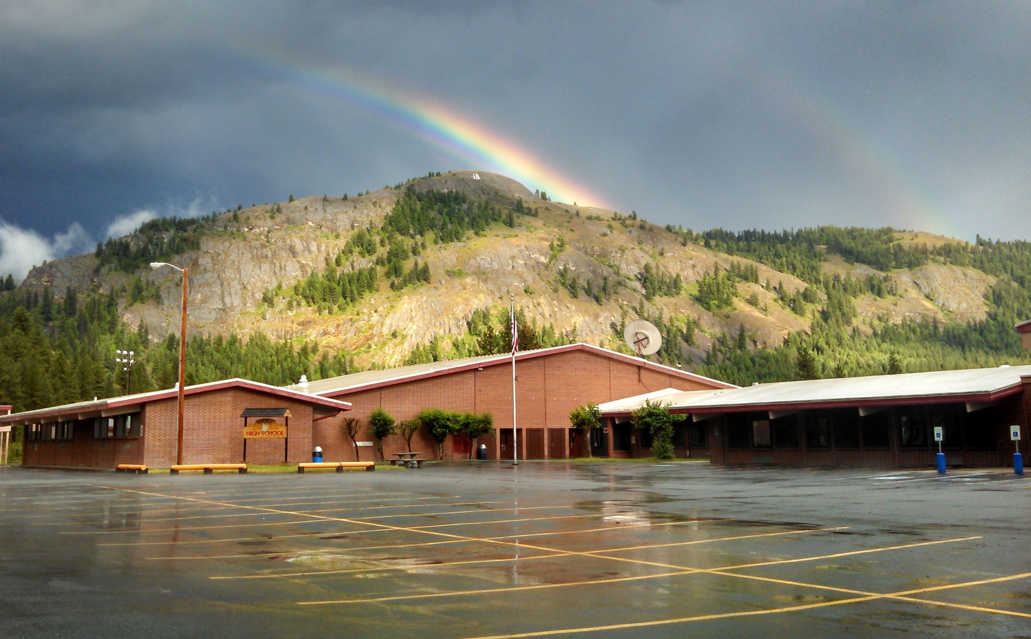 Republic School Dsitrict #309 on a rainy day