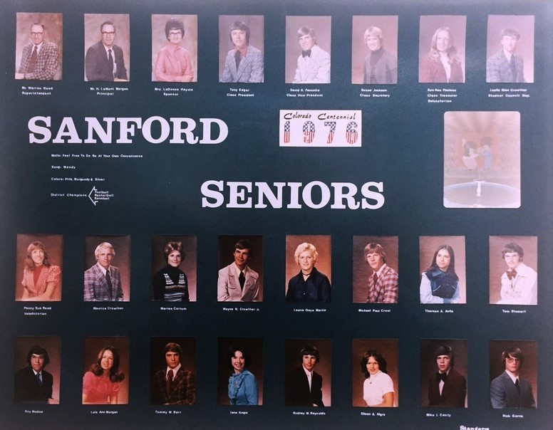 a photo of the seniors from the class of 1976