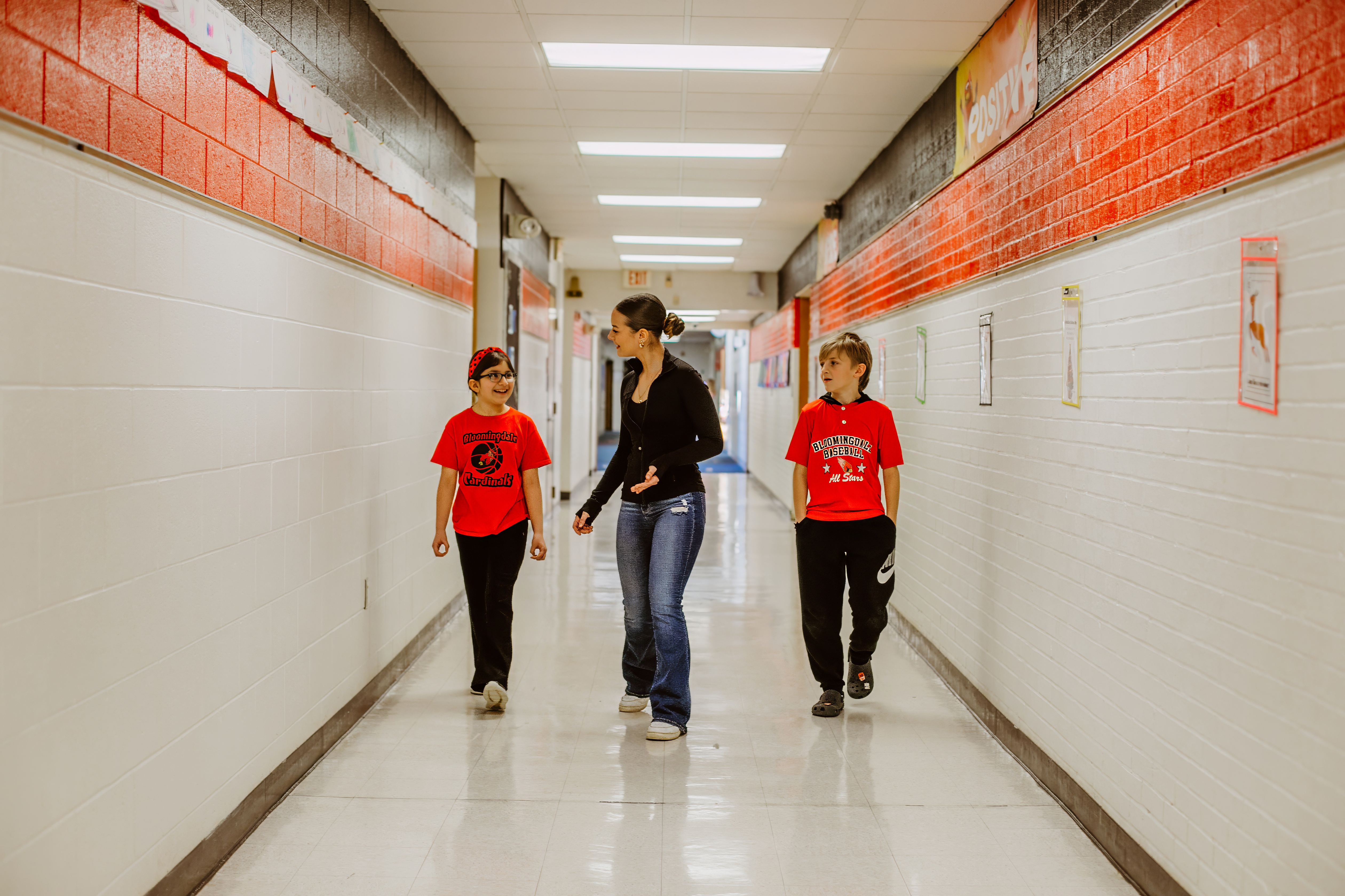 students in hallway 