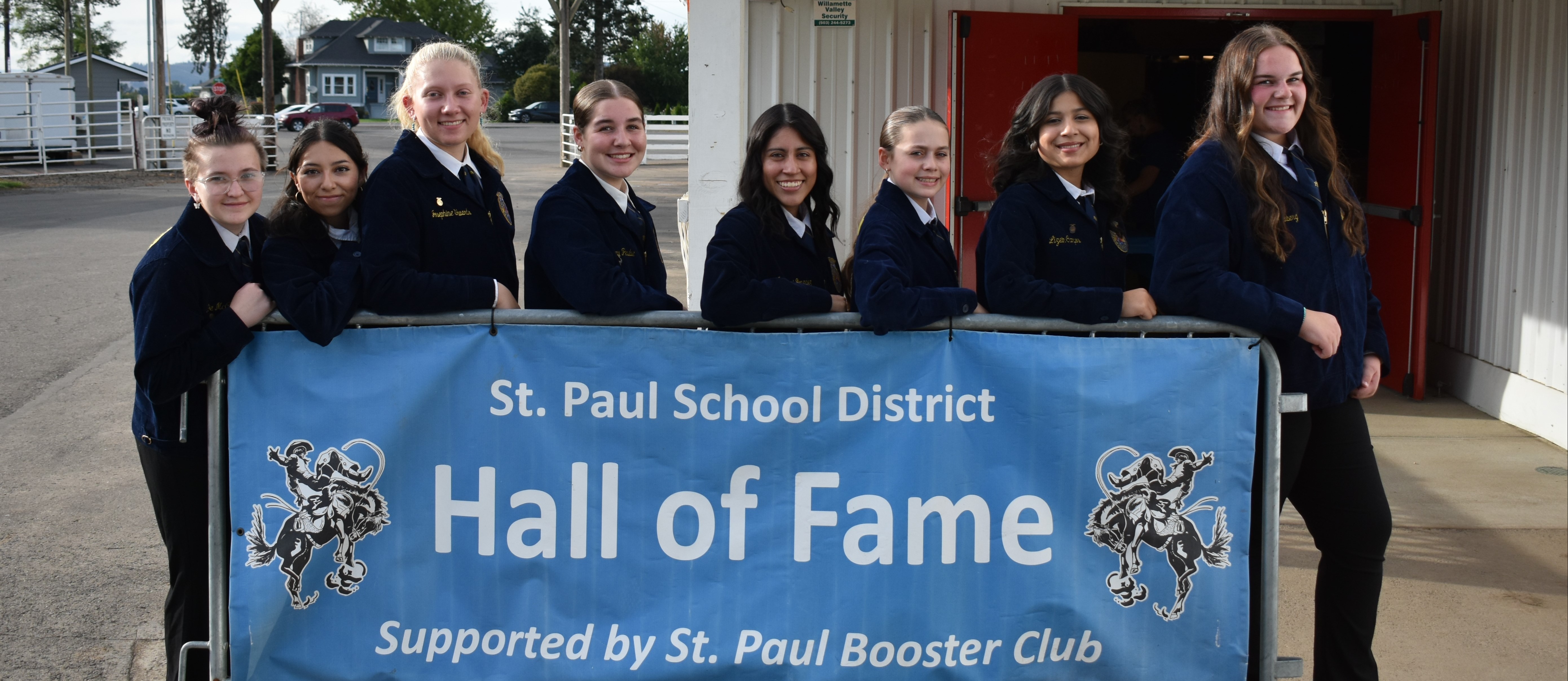 Photo of FFA students of St. Paul HIgh School at the Hall of Fame dinner