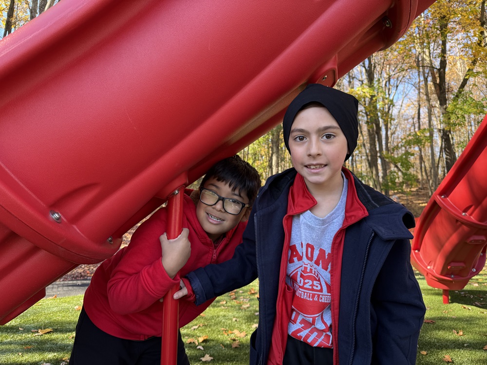 north main students wearing red for Red Ribbon Week