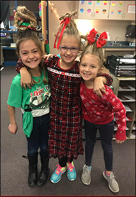 Little girls dressed as Wendy Lu