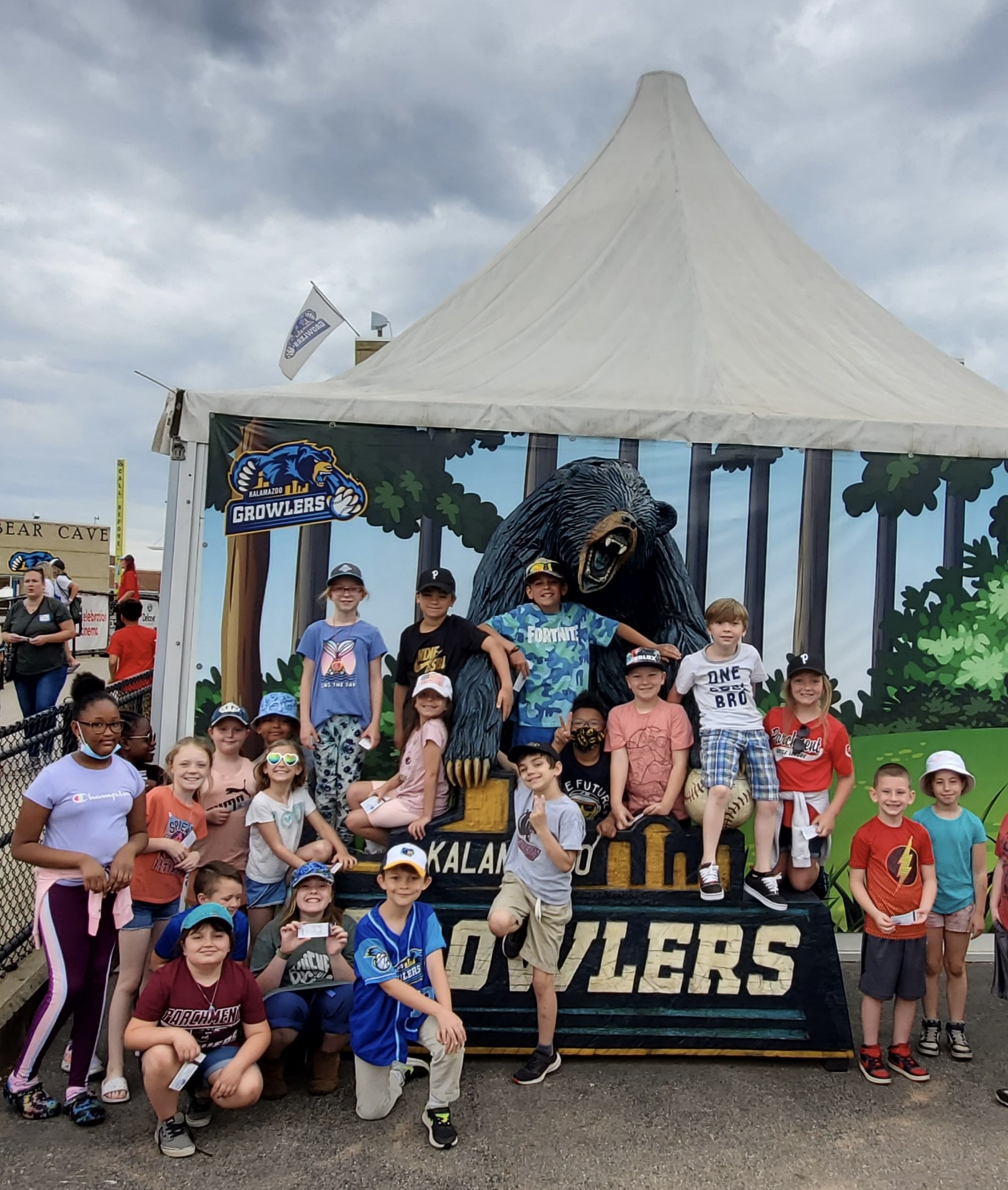 3rd grade goes to a Growlers game.
