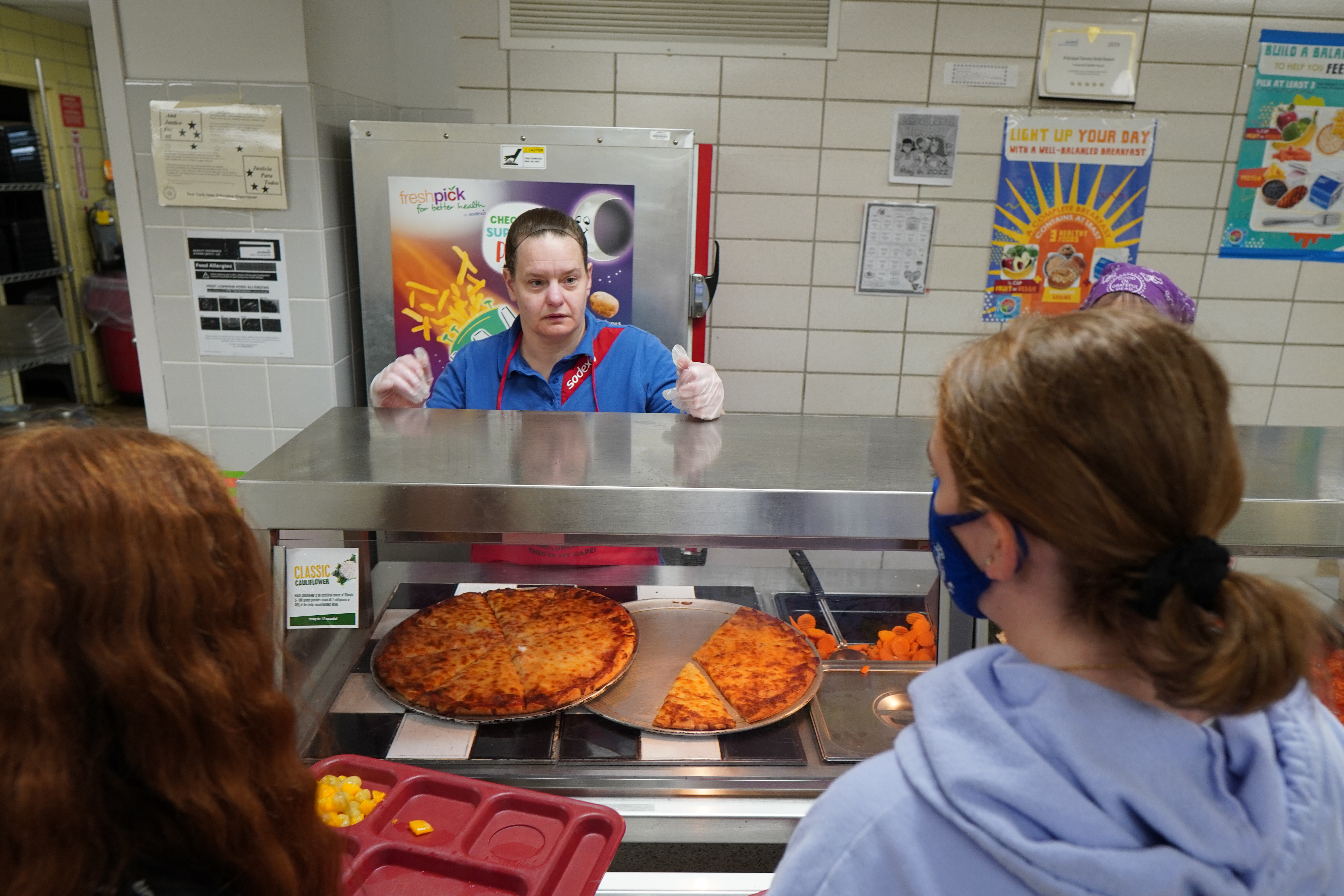 Students choosing meals in line at the Tonawanda Middle School lunch room.