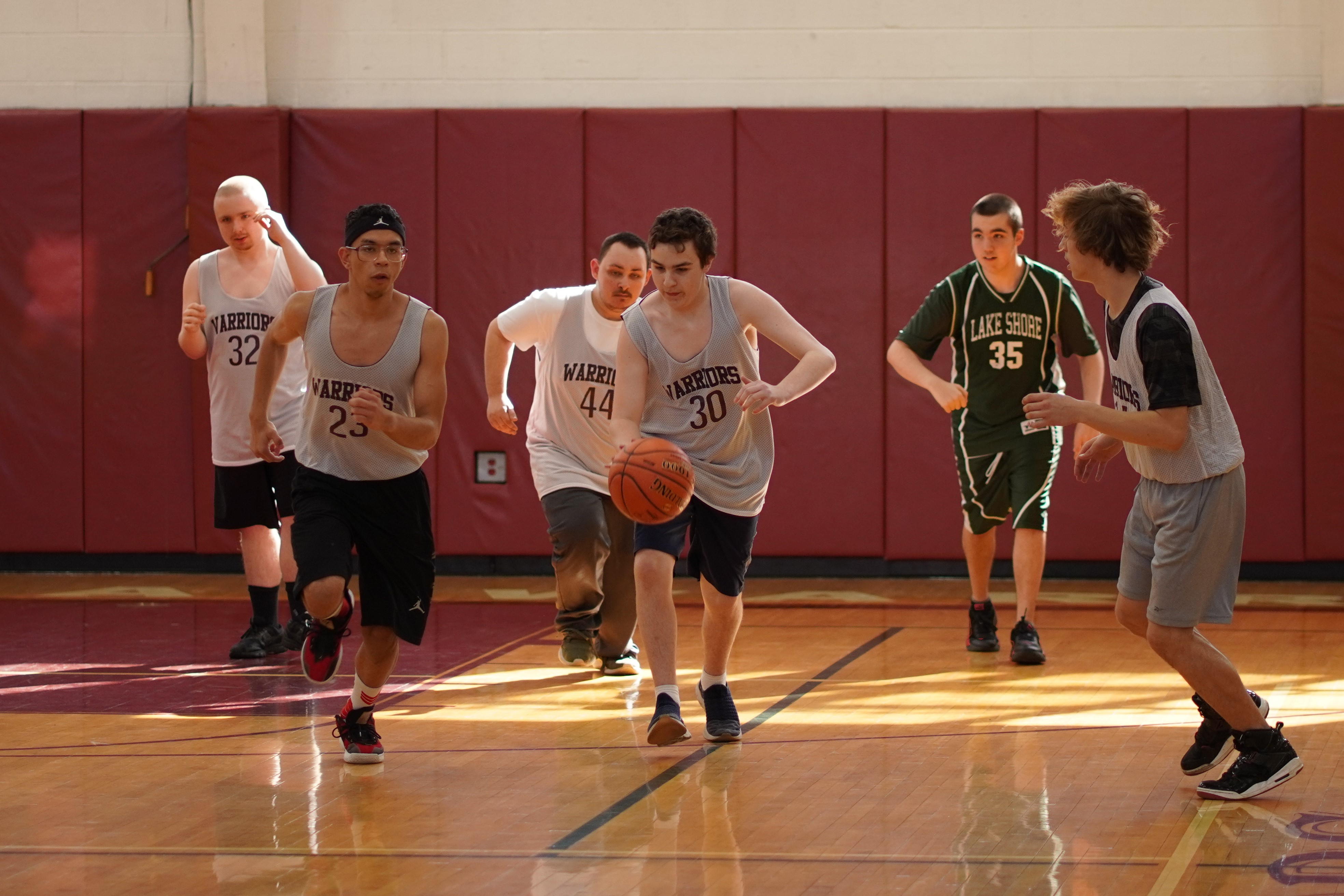 Tonawanda Unified basketball action in the first quarter