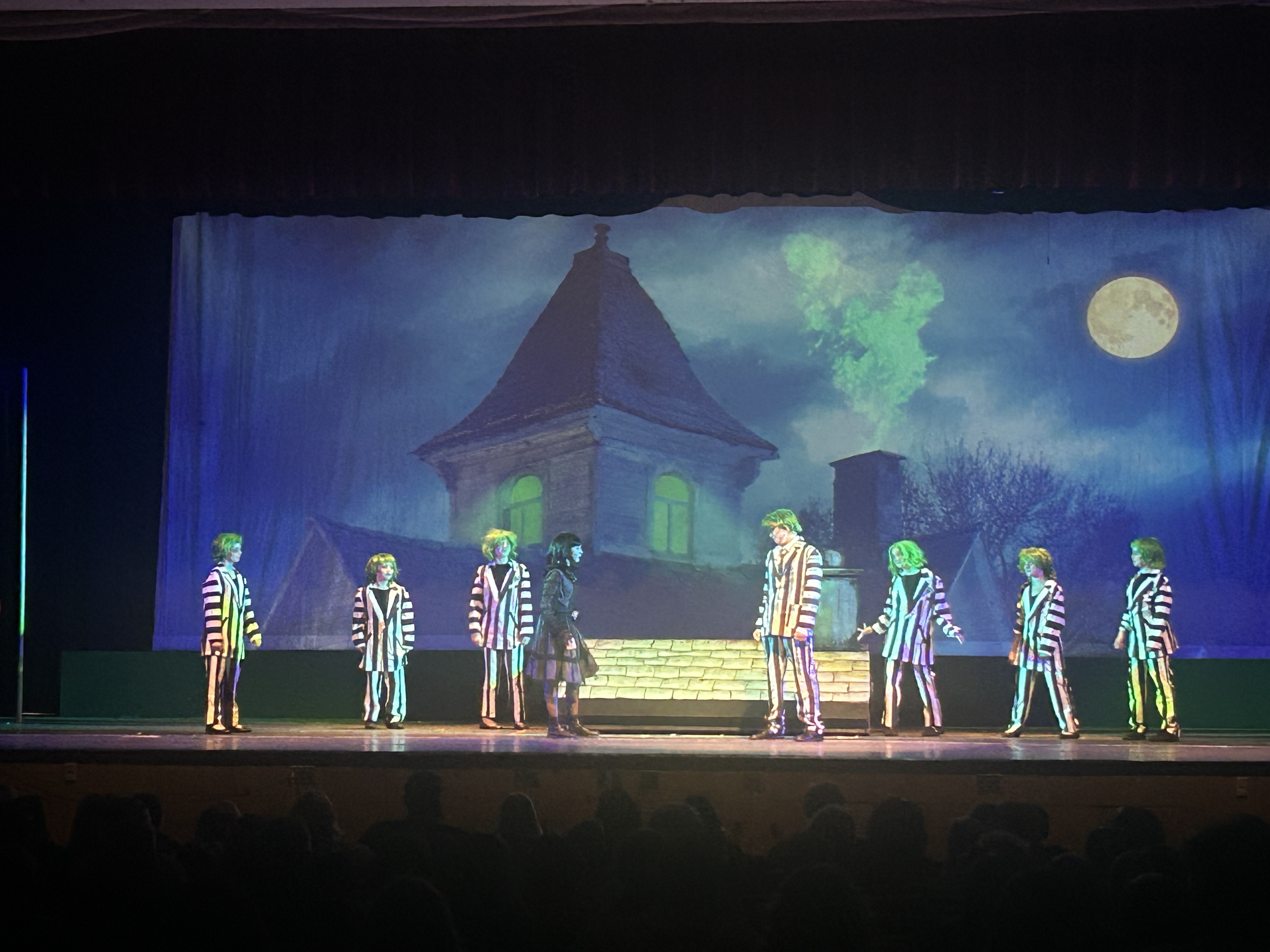 beetlejuice cast on stage