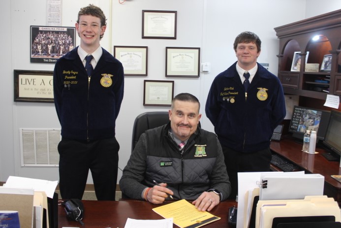 Photo of the FFA Officers.