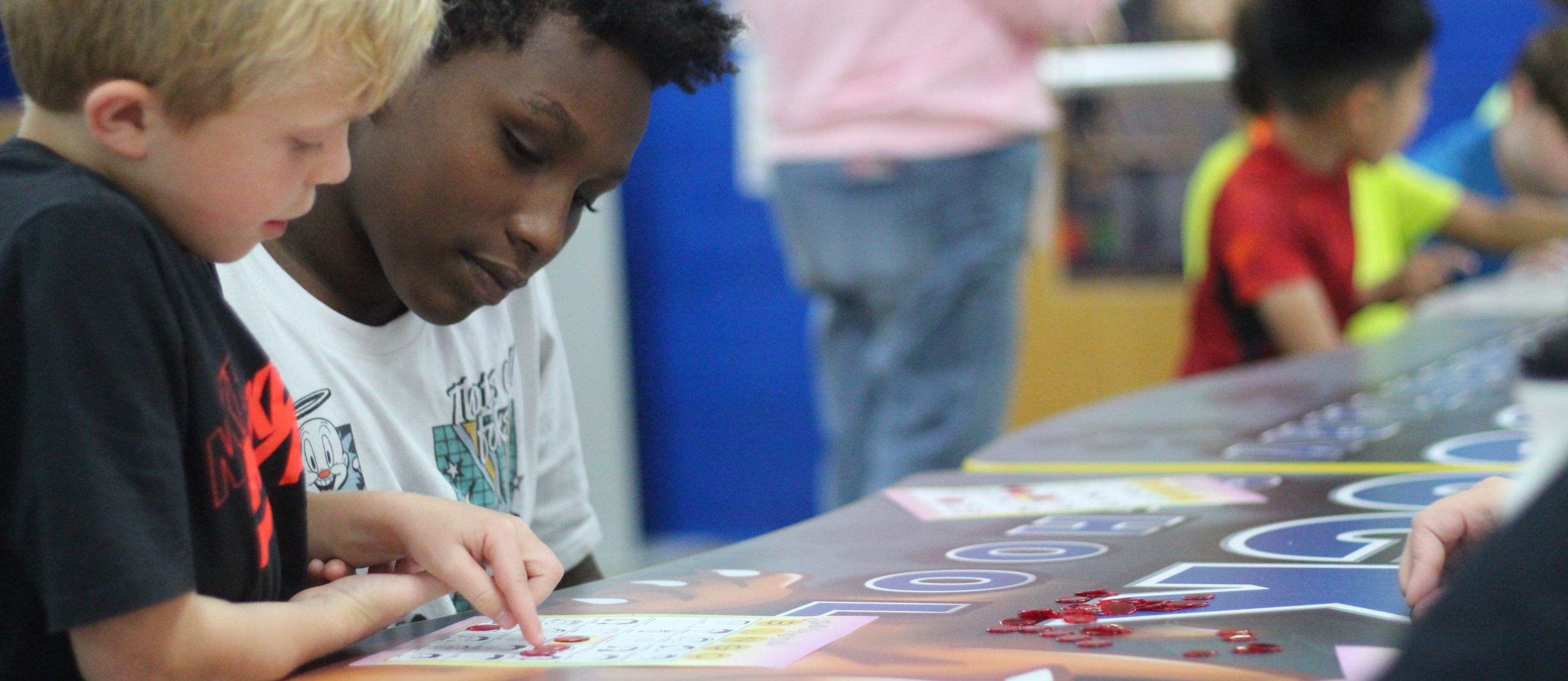 kids playing bingo